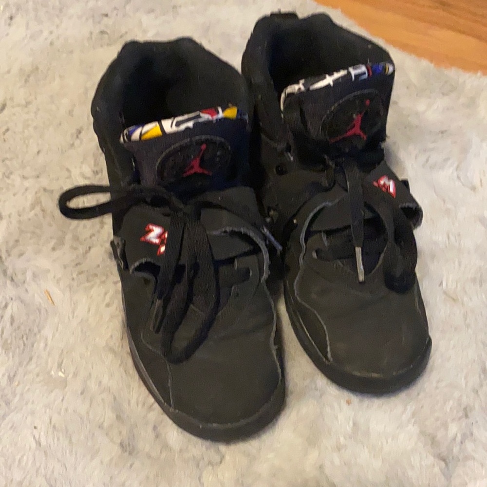 USED AIR JORDAN 8s size 5